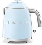 Smeg KLF05PBEU 50s Style Mini-Wasserkocher, 1400W, 0,8L, pastellblau