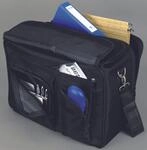 LIGHTPAK Umh&auml;ngetasche THE FLIGHT schwarz bis 43,2 cm (17 Zoll)