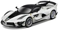 Bburago Modellauto Ferrari FXX-K EVO '17 (wei&szlig;), Ma&szlig;stab 1:43, in Sammler-Acrylbox