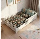 Juskys Kinderbett Naya, 120x200 cm Bodenbett aus Holz, mit Rausfallschutz &