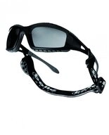 Bolle Sonnenbrille TACT.BRILLE BOLL&Eacute;&reg;'TRACKER'SMOKE mit Etui aus Mikrofaser
