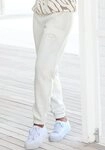 LASCANA Sweathose Loungehose mit seitlichen Taschen und Logostickerei,...