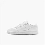 Jordan Jordan Court Connect Low Sneaker inspiriert vom Look des Air Jordan 1...