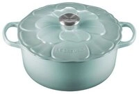 LE CREUSET Br&auml;ter LeCreuset Br&auml;ter Signature Blume 26cm, Sea Salt, Gu&szlig;eisen
