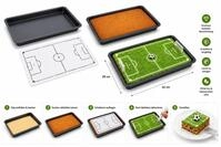 Zenker Backform Kuchenblech mit Fu&szlig;ballfeld-Schablone Premium Backform f&uuml;r