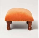 Homescapes Fu&szlig;hocker Samthocker Mable &ndash; orange mit Holzbeinen, 40 x 40 x 25...