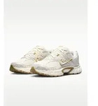 Nike Sportswear V5 RNR Sneaker inspiriert vom Design des Y2K Nike Vomero 5