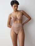 Triumph Slip Comfort Contour Highwaist String flache formende Spitze