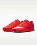 Nike Mercurial Vapor 17 Club Fu&szlig;ballschuh f&uuml;r Hallen- und Hartpl&auml;tze rot 46...