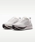 Laufschuh NIKE "W VOMERO PLUS ESS", Damen, Gr. 43, summit wei&szlig;, metallic...
