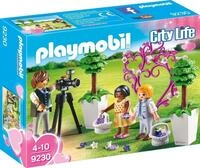 Playmobil&reg; City Life Fotograf mit Blumenkindern Konstruktions-Spielset,...