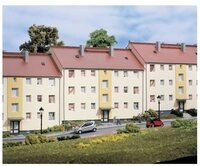 Auhagen Modelleisenbahn-Geb&auml;ude H0 Mehrfamilenhaus 11402
