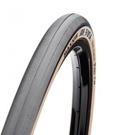 Maxxis Fahrradreifen Maxxis Reifen Re-Fuse 28x1.60" 40-622 schwarz/beige TLR...