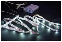 Spetebo LED Stripe LED Stripe mit 90 LED in kalt wei&szlig; - 300 cm, 90-flammig, Batterie