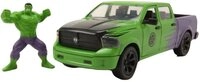 JADA Modellauto Ram 1500 Pick Up 2014 gr&uuml;n lila mit Hulk Figur, Ma&szlig;stab 1:24