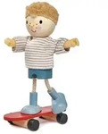 Edward & Skateboard