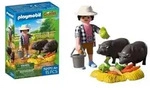 Landwirt mit H&auml;ngebauchschwein