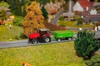 Faller H0 (1:87) 161536 - MF Traktor mit Anh&auml;nger (WIKING) Modellbahn