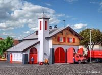 Kibri H0 (1:87) 39214 - Spur H0 Feuerwehr mit Dorfgemeinschaftshaus Modellbahn