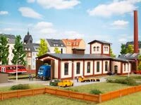 Auhagen TT 13345 - Lokschuppen einst&auml;ndig Modellbahn