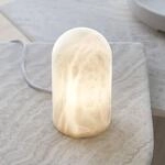 Beacon Tischlampe Panton, Alabaster-Stein wei&szlig;, H&ouml;he 17,5 cm