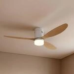 Lucande LED-Deckenventilator Kayu, wei&szlig;/holz, DC, 132 cm