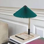 Hay LED-Tischlampe Matin, gr&uuml;n/messing, H&ouml;he 38 cm