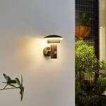 Lindby LED-Au&szlig;enwandleuchte Lillie, Sensor, H&ouml;he 19cm
