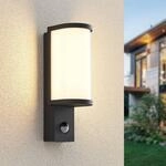 Lucande Jokum LED-Au&szlig;enwandlampe, IP54, Sensor
