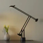 Tischleuchte Artemide, Tizio, dimmbar, Schwarz, f&uuml;r Arbeitszimmer / B&uuml;ro,
