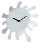 Relaxdays Wanduhr, Wei&szlig;, Kunststoff, 22.5x25x6 cm, Dekoration, Uhren, Wanduhren