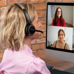 LINDY L118 Kabelloses B&uuml;ro-Headset mit Ladestation, Plug/Pla