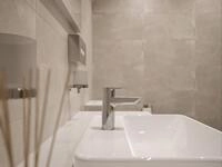 Hansgrohe Waschtischmischer 100 Neovis Q mit Metall Push-Open Ablaufgarnitur