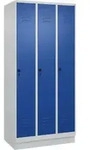 C+P Spind Classic PLUS, Sockel, 3 Abteile, 1950x900x500mm, 7035/5010 Verschluss