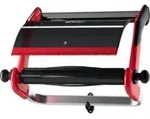 Tork Putztuchwandhalter Ku./Metall rot/schwarz B.646xH.463xT.274mm f. Rollen-B.430mm