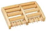 Relaxdays Fu&szlig;massageroller Holz Hellbraun
