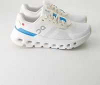 On 3WE1013, ON Damen Laufschuhe Cloudrunner 2 Silber female