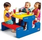 Little Tikes Picnic Tisch Aus Strapazierf&auml;higem Kunststoff In Leuchtenden Farben