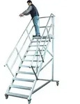 Euroline 513 Wartungsb&uuml;hne 45&deg; 800mm Stufenbreite 14 Stufen Alu Gerieft