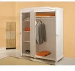 Kleiderschrank Mit Drei Fl&uuml;gelt&uuml;ren Mit Innenregalen Aus Massivem Kiefernholz,