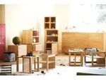 Kinderbank TIM mit integriertem Tischdesign aus Holz