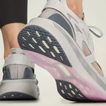 Adidas KJ1019-0003, adidas by Stella McCartney Ultraboost 5 Laufschuh Light Solid