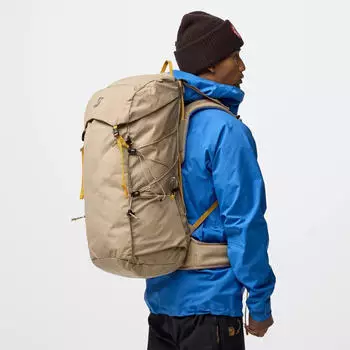Fjällräven Kajka X-Lätt 45 M/L (23200352) fossil – Fjällräven Kajka X-Lätt 45 M/L – Durchdachtes Taschenkonzept für strukturiertes Packen