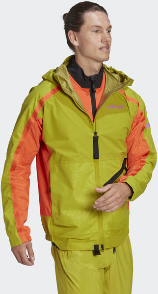 Adidas Man TERREX Utilitas Rain Jacket pulse olive/Semi Impact orange (HH9246)