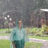 Relaxdays Einweg Regenponcho grün