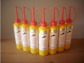 Stassek Equisolid Spezial-Lotion für Hufstrahl und Sohle mit Tülle, 250 ml (376001)