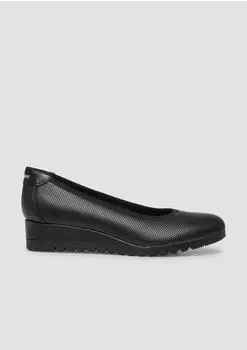 s.Oliver Weges with Profiled Sole