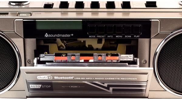 Ausstattung & Allgemeine Daten Soundmaster Retro Stereo Radiokassettenrekorder SRR70TI