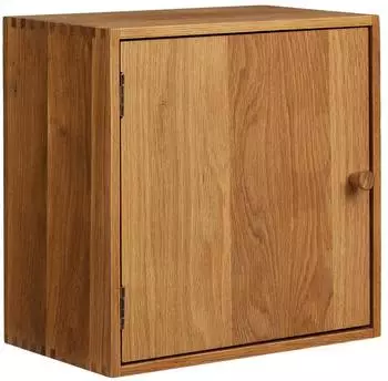 ebuy24 Townsville Wandregal mit T&uuml;r, Eiche massiv, 30x30x18cm