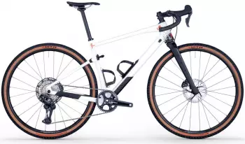 BMC URS 01 LT ONE metallic white black
